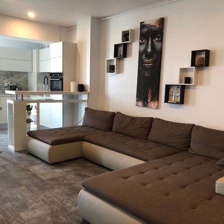 Luxury Westpark 2 Residence Lake View W6 Bucharest Exterior photo